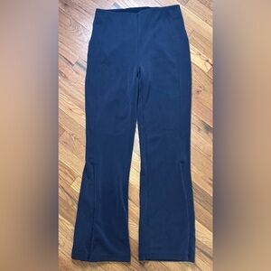 Lululemon Blk Ribbed-Zipper Bottom Flare Pants sz 10